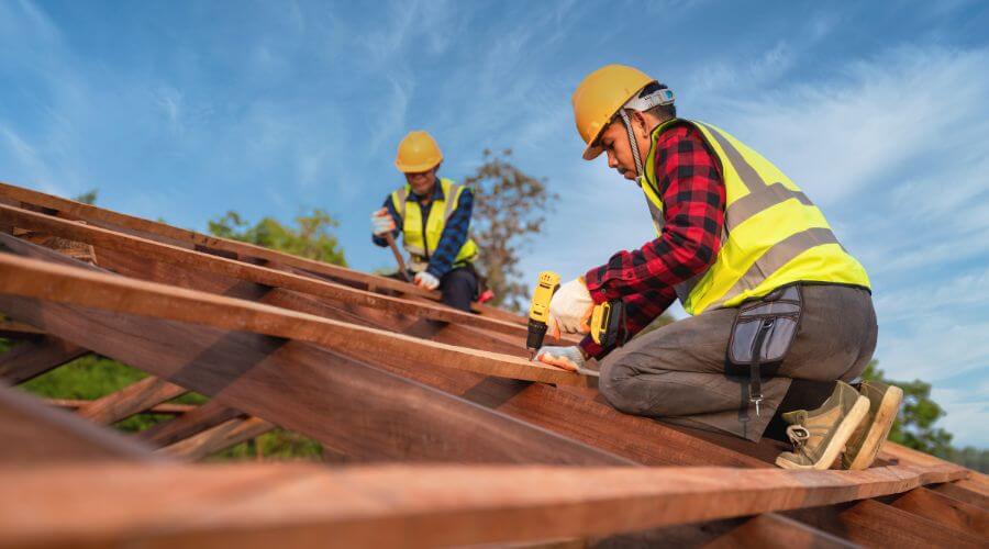 Professional Flat Roofing Installation services in Kingman, IN
